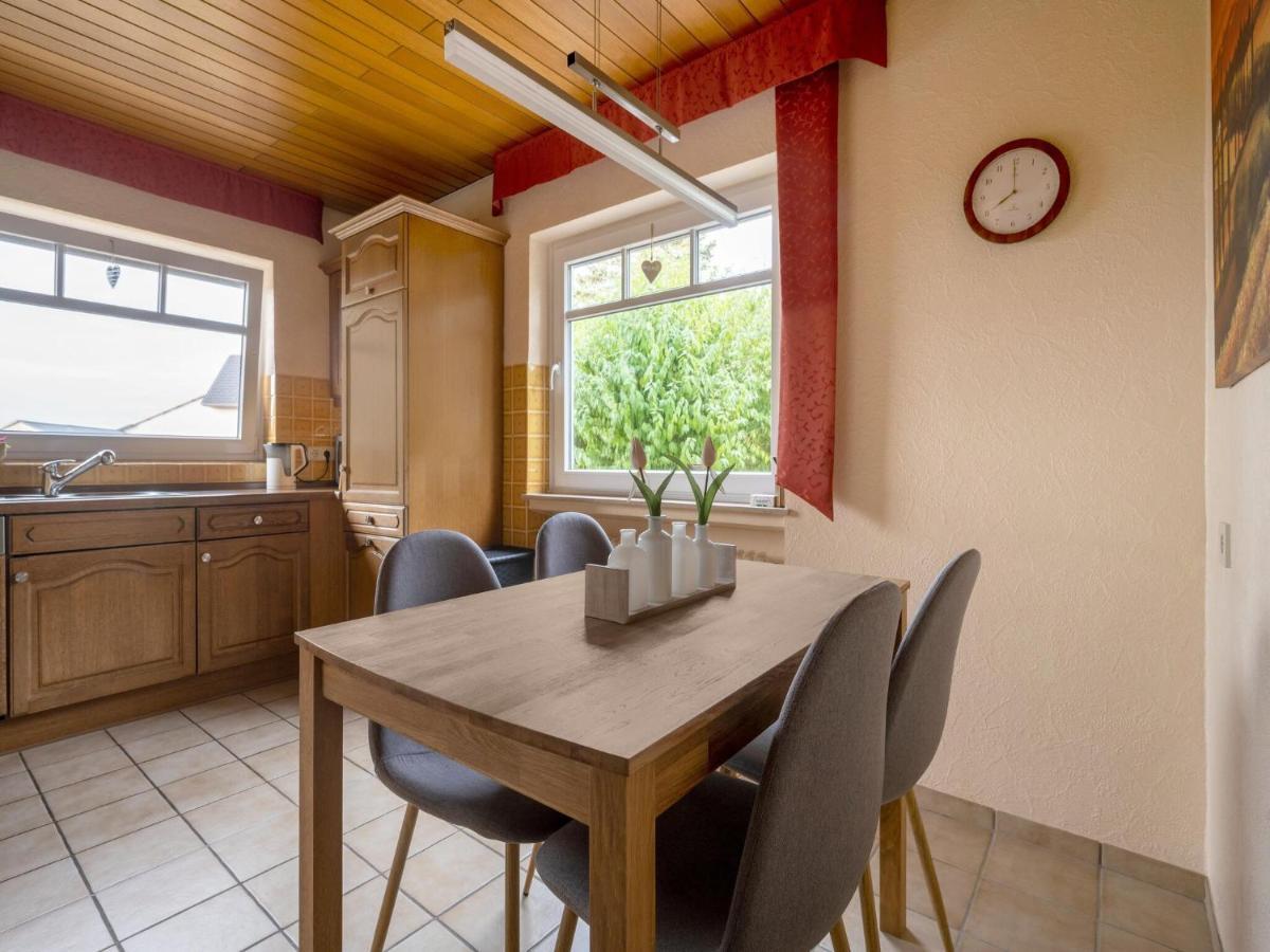 A Detached Holiday Home In A Highly Scenic Area Trierscheid 外观 照片